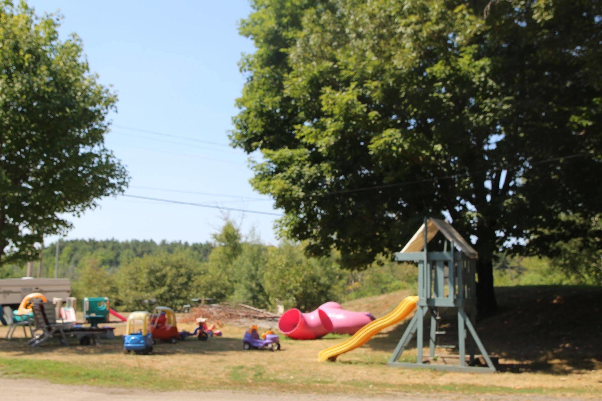 Black Lake Cabins Torrance Exterior photo